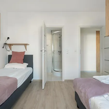 Daire Przestronny W Poznaniu Z Trzema Sypialniami 2 Miejsca Postojowe By Renters Poznan
