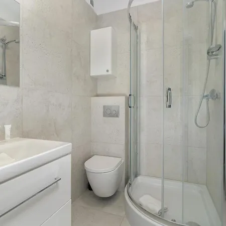 Daire Przestronny W Poznaniu Z Trzema Sypialniami 2 Miejsca Postojowe By Renters *