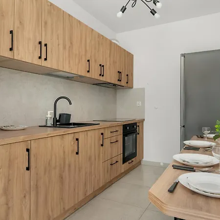 Przestronny W Poznaniu Z Trzema Sypialniami 2 Miejsca Postojowe By Renters * Poznan