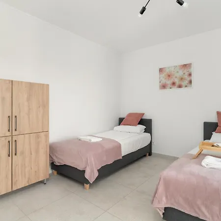 Apartman Przestronny W Poznaniu Z Trzema Sypialniami 2 Miejsca Postojowe By Renters Poznań
